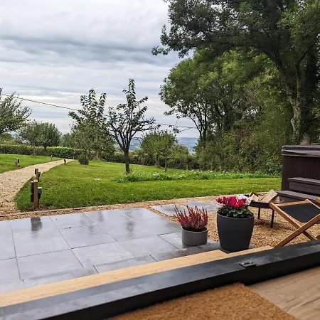 Luxury Shepherd's Hut In Private Orchard W/hot-tub